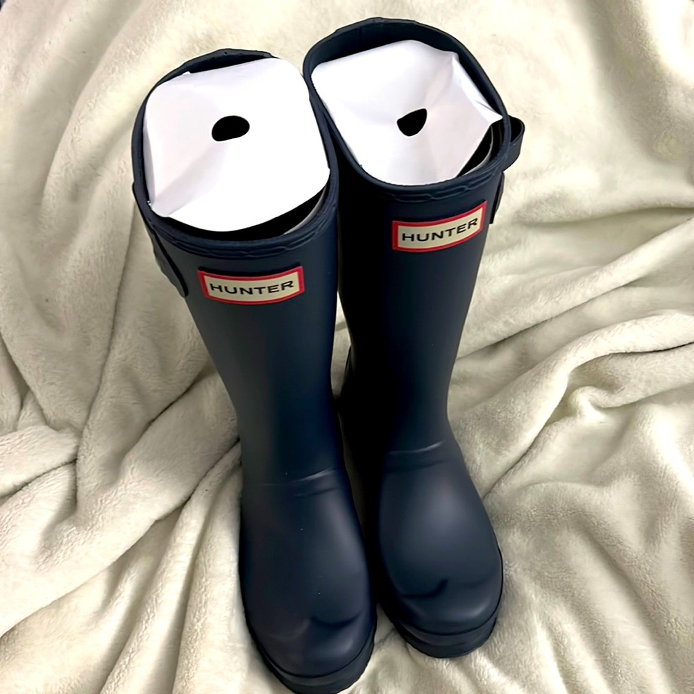 HUNTER-Kids First Classic Rain Boot. Size 2. Navy Blue.    New with original box